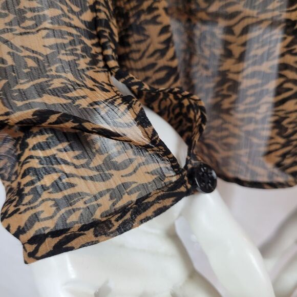 Ted Baker Chiffon Animal Print Exaggerated Shoulder Button Front Blouse Size 3 - Picture 6 of 10